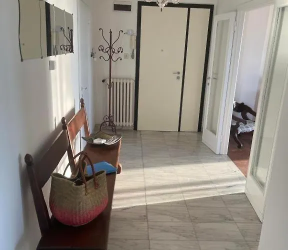 Attico Vista Mare-monti * В'яреджо