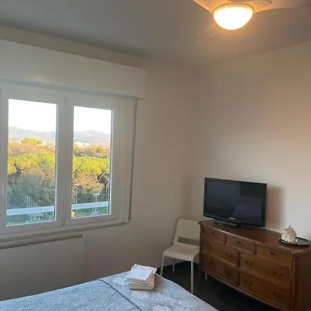 公寓 Attico Vista Mare-monti 维亚雷焦