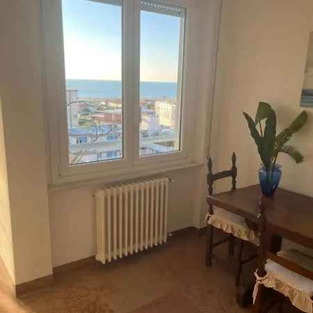 Attico Vista Mare-monti Виареджо