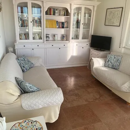 Attico Vista Mare-monti 公寓