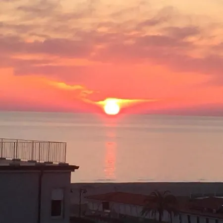 Attico Vista Mare-monti Appartamento *